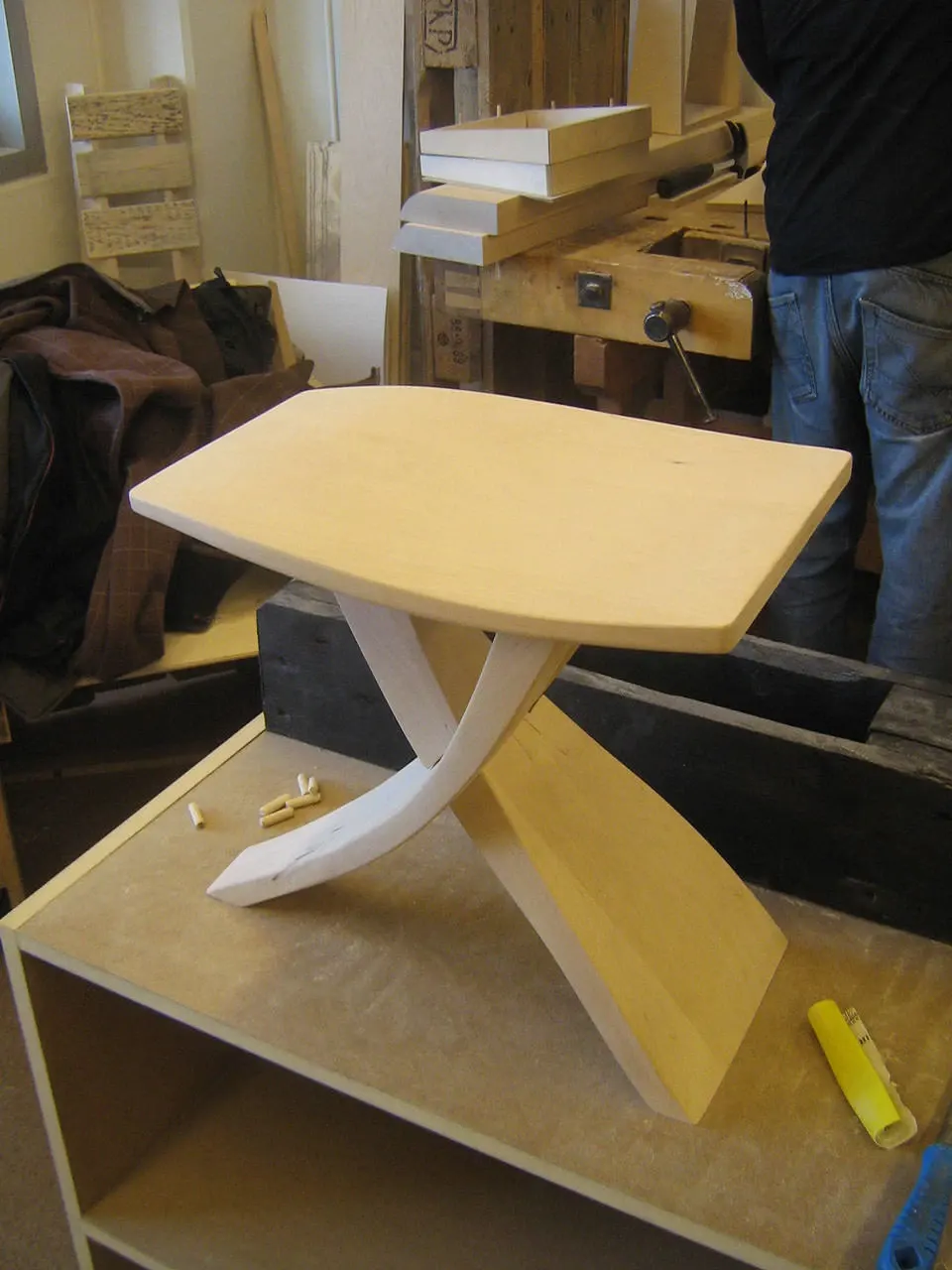 XY stool, mobilier par Clément Calloud, image 2 sur 5