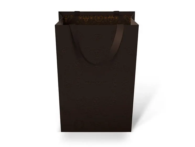Blancpain paper bag, packaging par Clément Calloud, image 3 sur 10