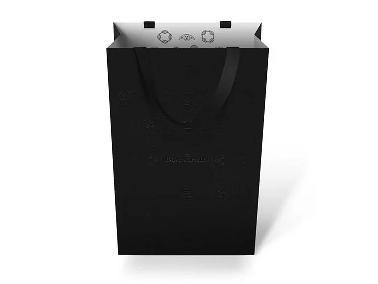 Blancpain paper bag, packaging par Clément Calloud, image 8 sur 10